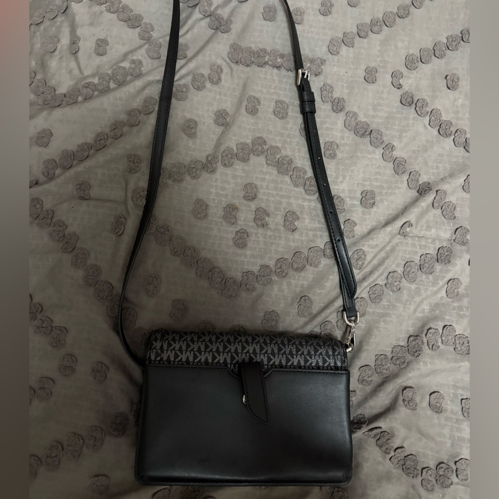 Michael Kors Black and Gray Signature Crossbody Bag - Picture 6 of 6